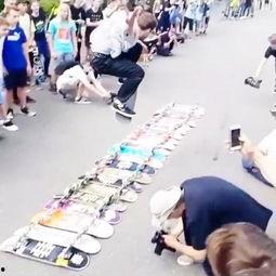 成人滑板滑行视频教学,成人滑板入门技巧解析